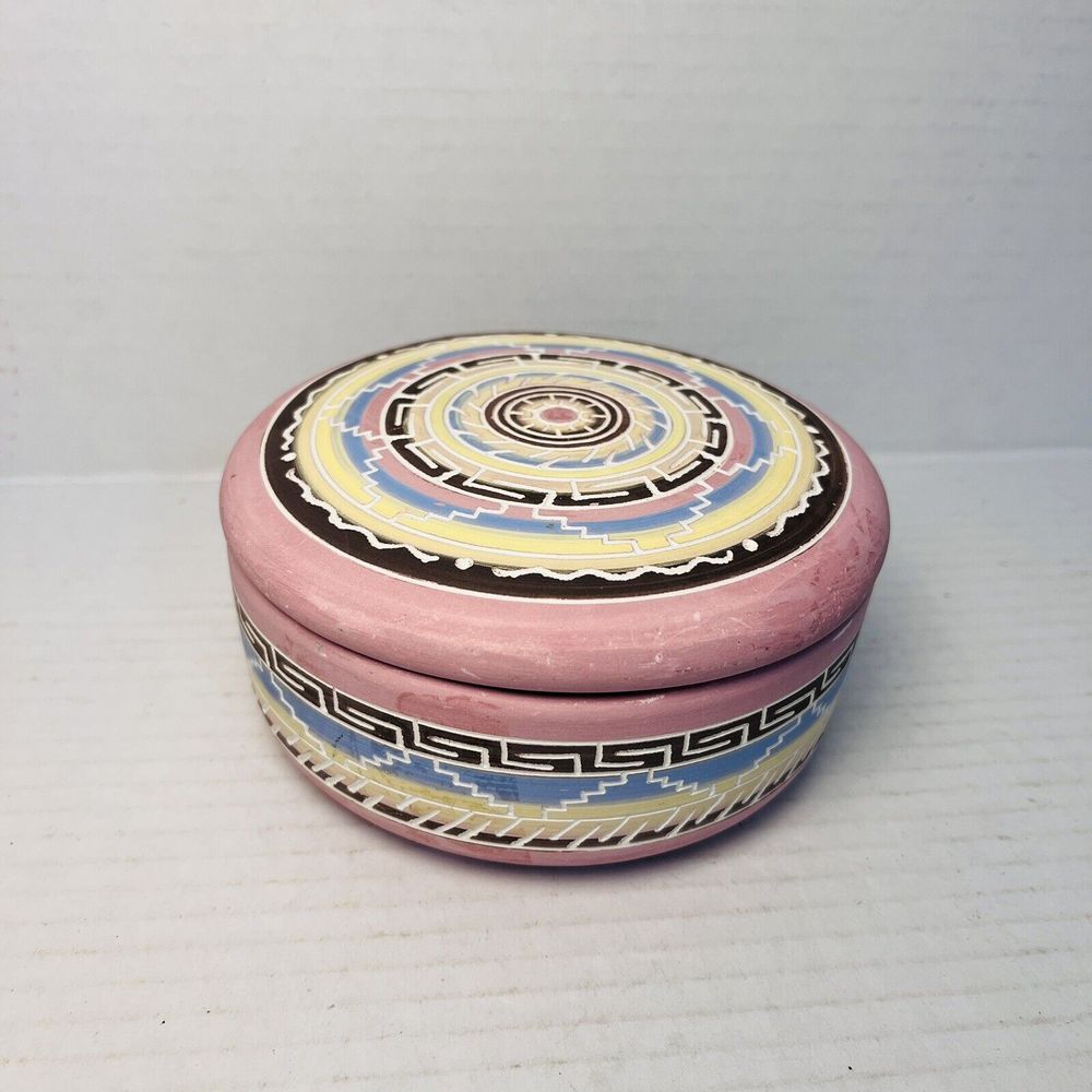 Tyrone W Williams 92 Round Trinket Box Pink Carved Painted Pottery 1992